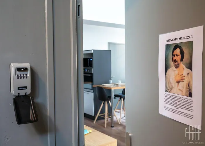 Le Balzac / Colbert - Bord De Loire 아파트